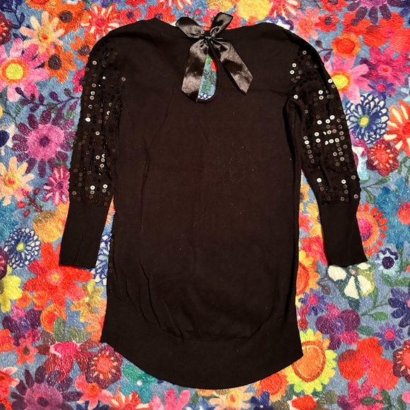 Sequined sweater by Candie’s size XS. - Picture 2 of 2